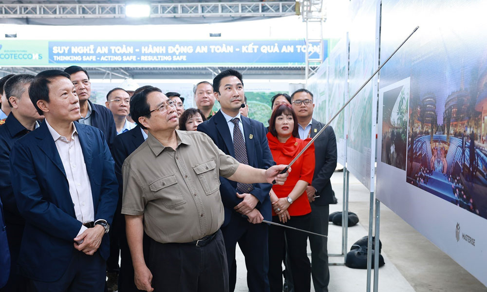 PM inspects construction progress of Gia Binh International Airport